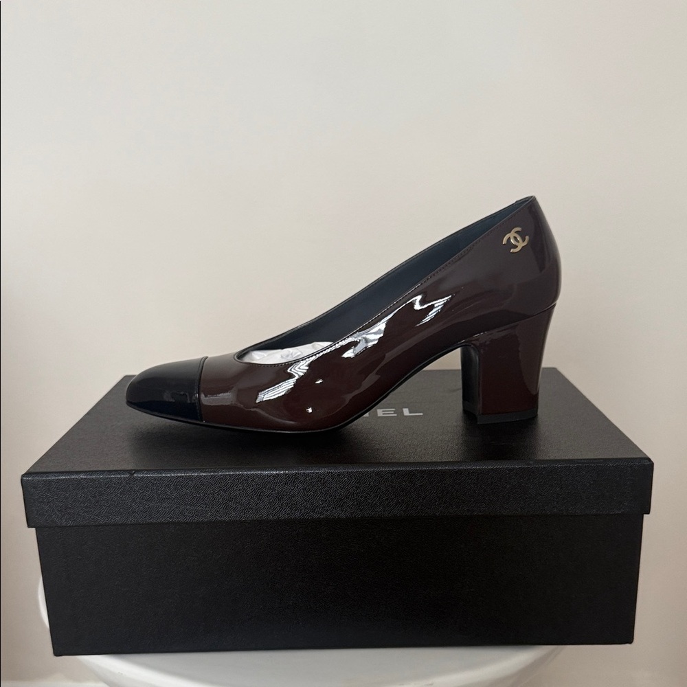 CHANEL Women's Black and Brown Heels